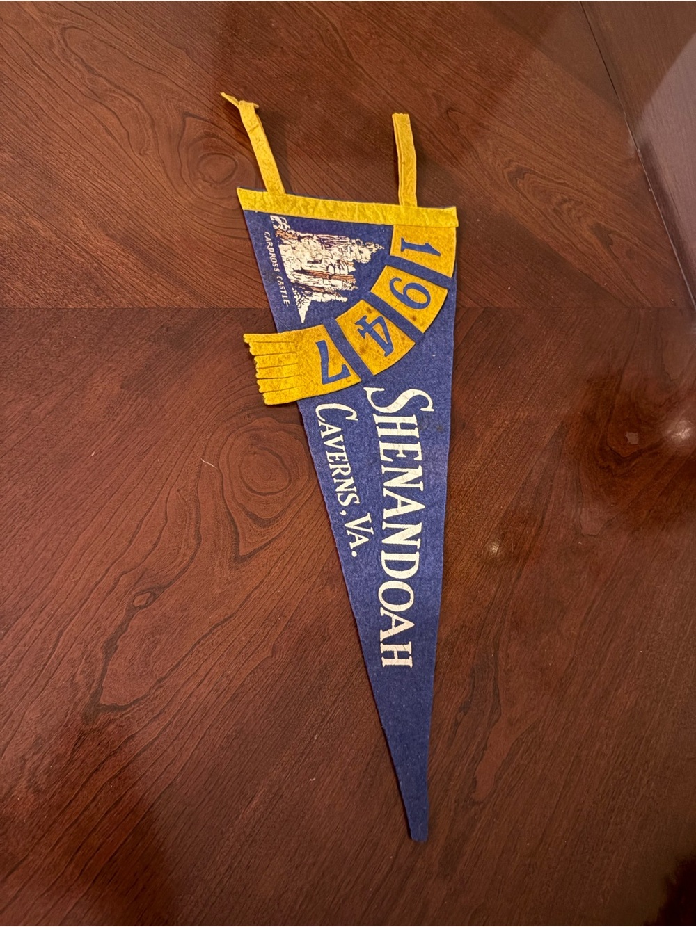Shenandoah Caverns VA Vintage Felt Pennant from 1947 - Navy & Gold